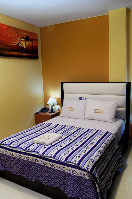 Villa Real Hotel & Suites Chiclayo Rum bild