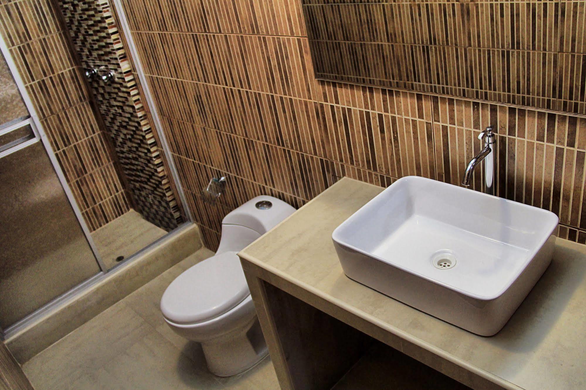 Villa Real Hotel & Suites Chiclayo Exteriör bild